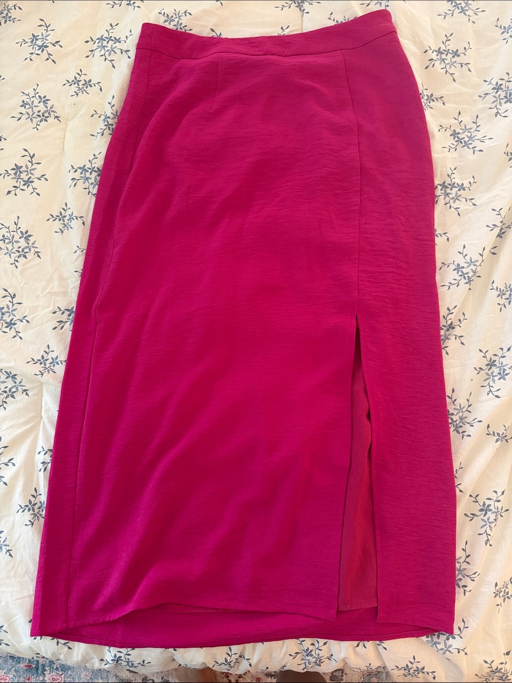 Lulu Fuchsia Side-Slit midi Skirt
